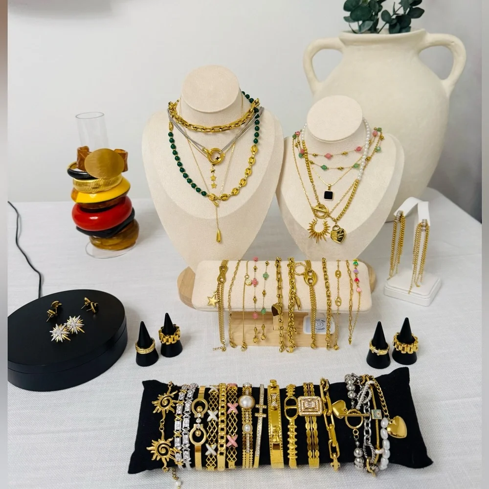 Low Start Jewelry Show✨ - Picture 2 of 2